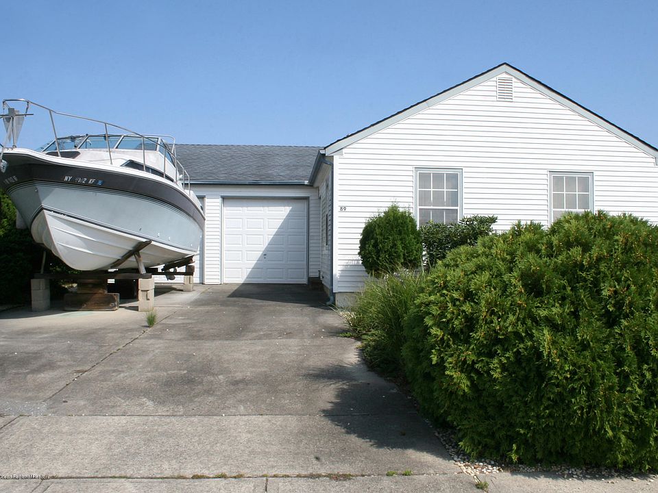 1st image of 89 Wind Jammer Ct