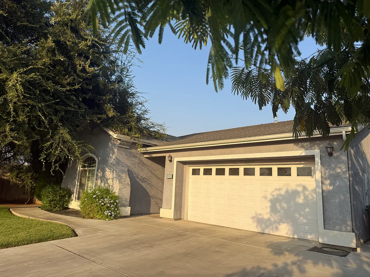 Building Photo - 1160 Hamlin Way