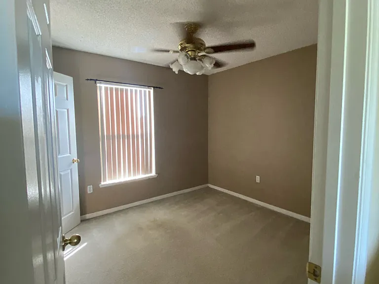 3939 Stonefield Dr — Photo 18