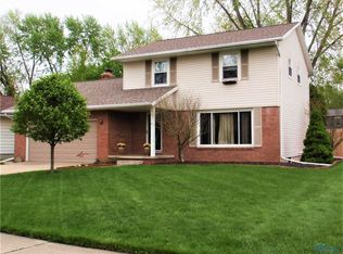 877 Cherry Ln, Waterville, OH 43566