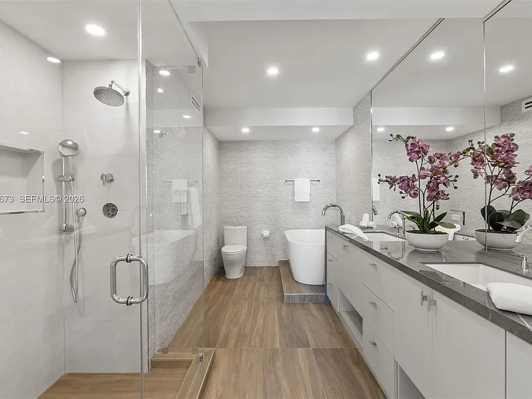 1500 Ocean Dr #1003 — Photo 17