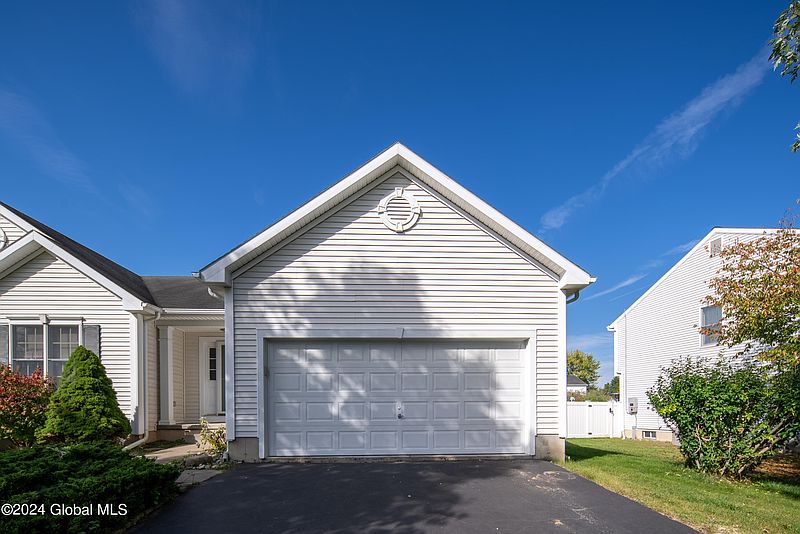 3rd image of 34 Stony Brook Drive