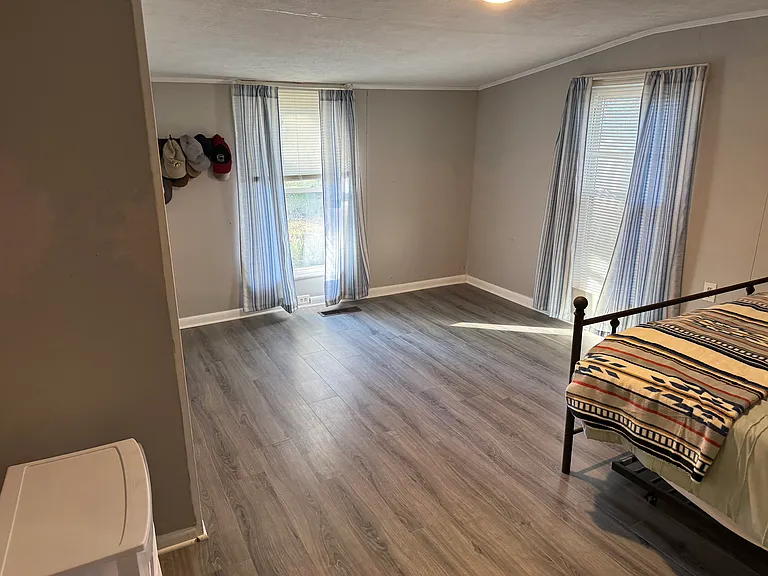 204 E Main St — Photo 22