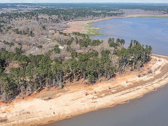 3rd image of 636 Campoli Rd