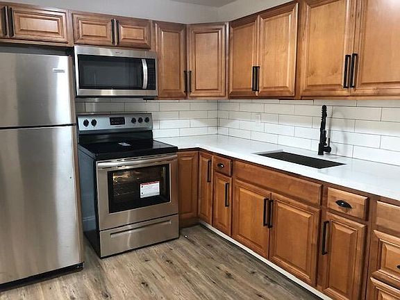 4th image of 2161 N Seacrest Blvd