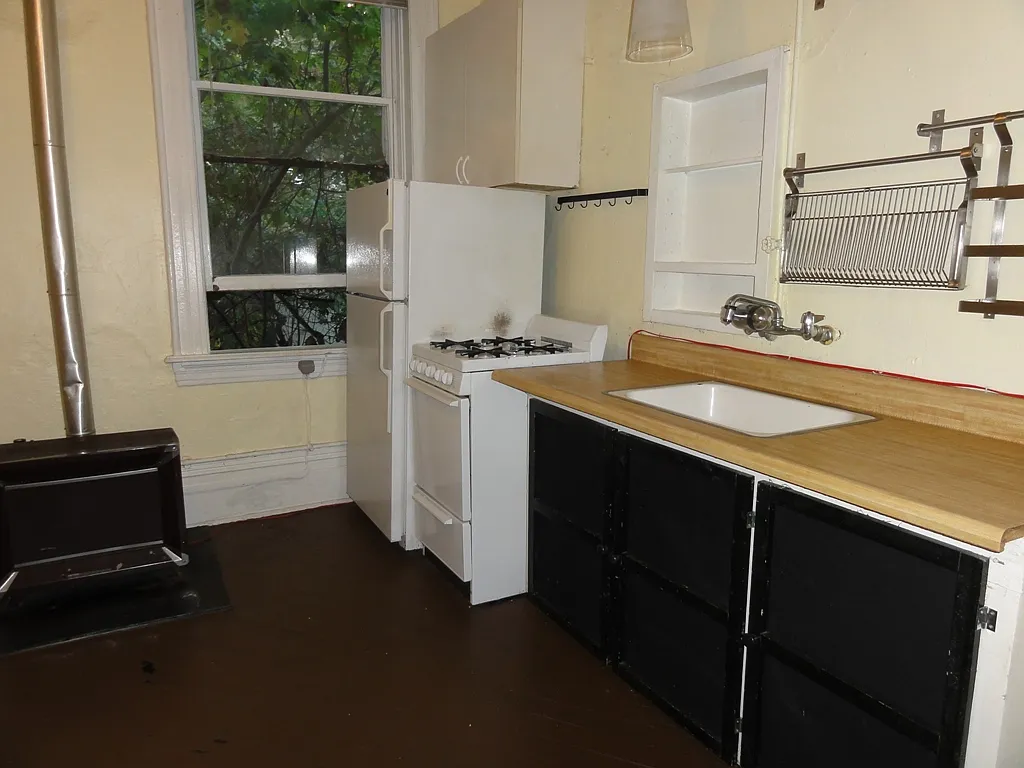 Studio, $1,200 — Photo 2