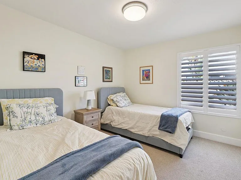 1767 Woodbine Pl — Photo 28