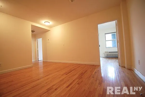 Rented by REAL New York | media 32