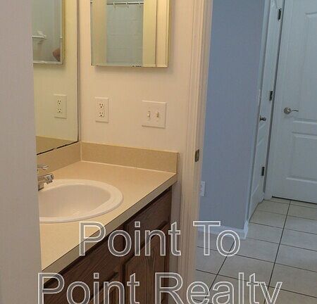 4th image of 3726 Bedford Dr