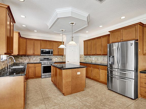 5th image of 2804 Shaughnessy Dr