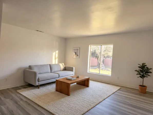 1227 E Pasadena St #1227, Pomona, CA 91767