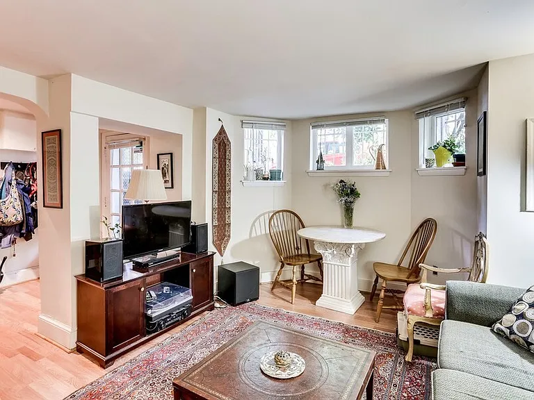 1726 Willard St NW #B — Photo 1