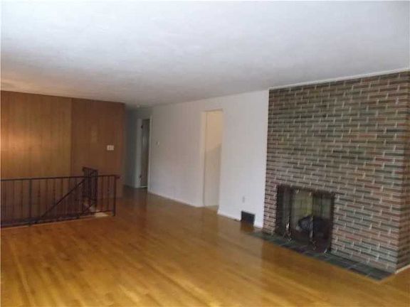 2nd image of 210 Blackwood Dr
