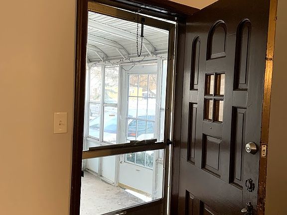 3rd image of 1622 Marion Ave