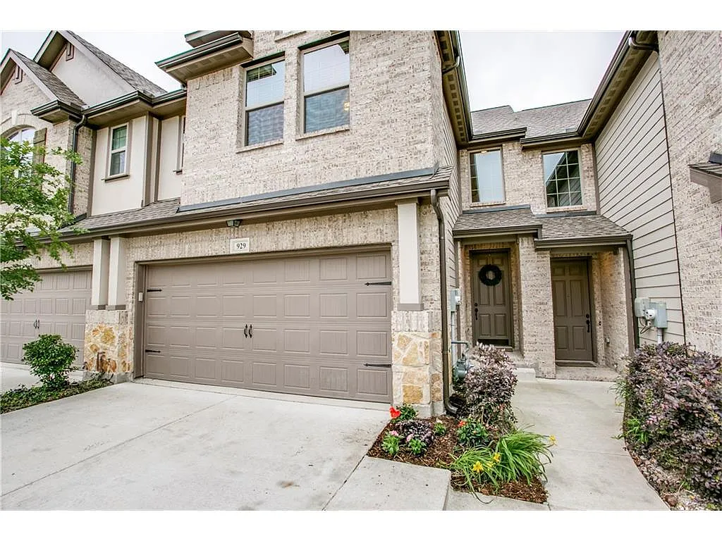 Building Photo - 929 Jamesville Ln