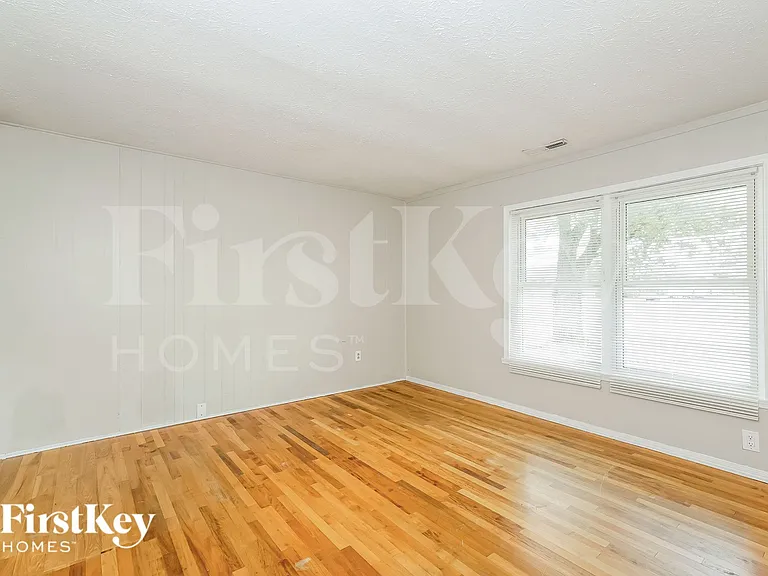 10408 Bradbury Dr — Photo 8