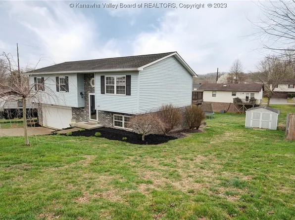 205 Rolling Mdws, Scott Depot, WV 25560