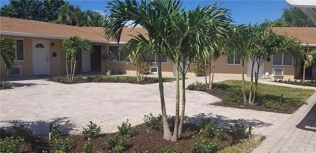 1 bed, 1.0 bath, 650 sqft, $1,800 — Photo 1