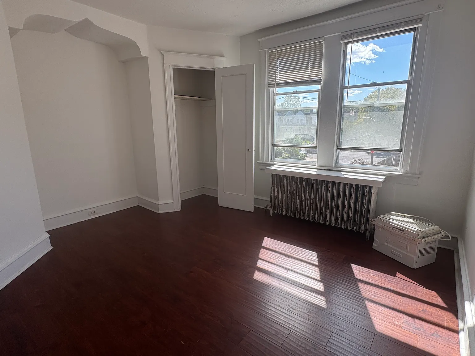 3 bed, 700 sqft, $1,250 — Photo 3