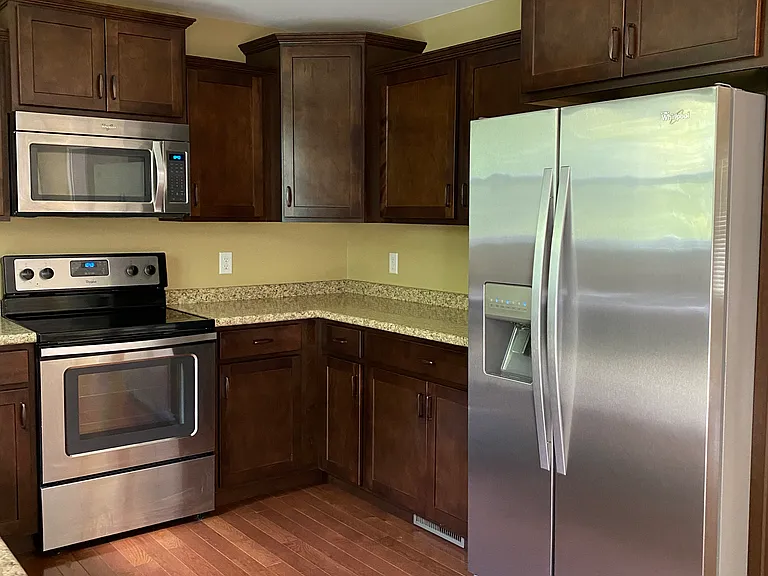 399 Ellis Ave — Photo 6