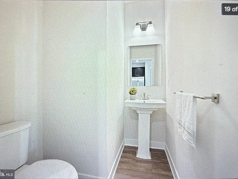 1044 Rosecroft Ln — Photo 20