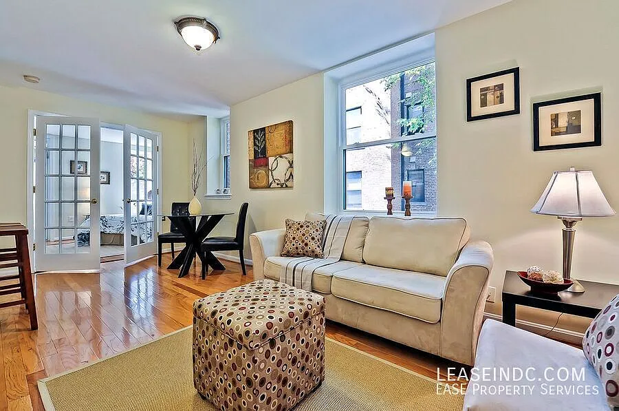 Building Photo - 1438 Meridian Pl NW #206