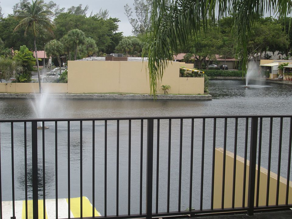 MBR/Upstairs Lanai View