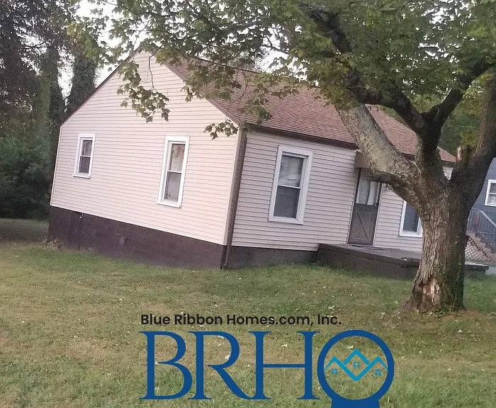 3213 Shields Ave — Photo 4