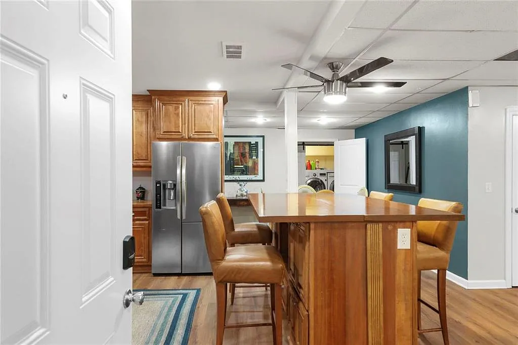 2 bed, 2.0 bath, 4535 sqft, $2,500 — Photo 2