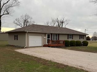 513 N Krekel St, Versailles, MO 65084