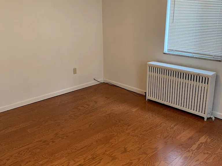 819 College Avenue — Photo 30