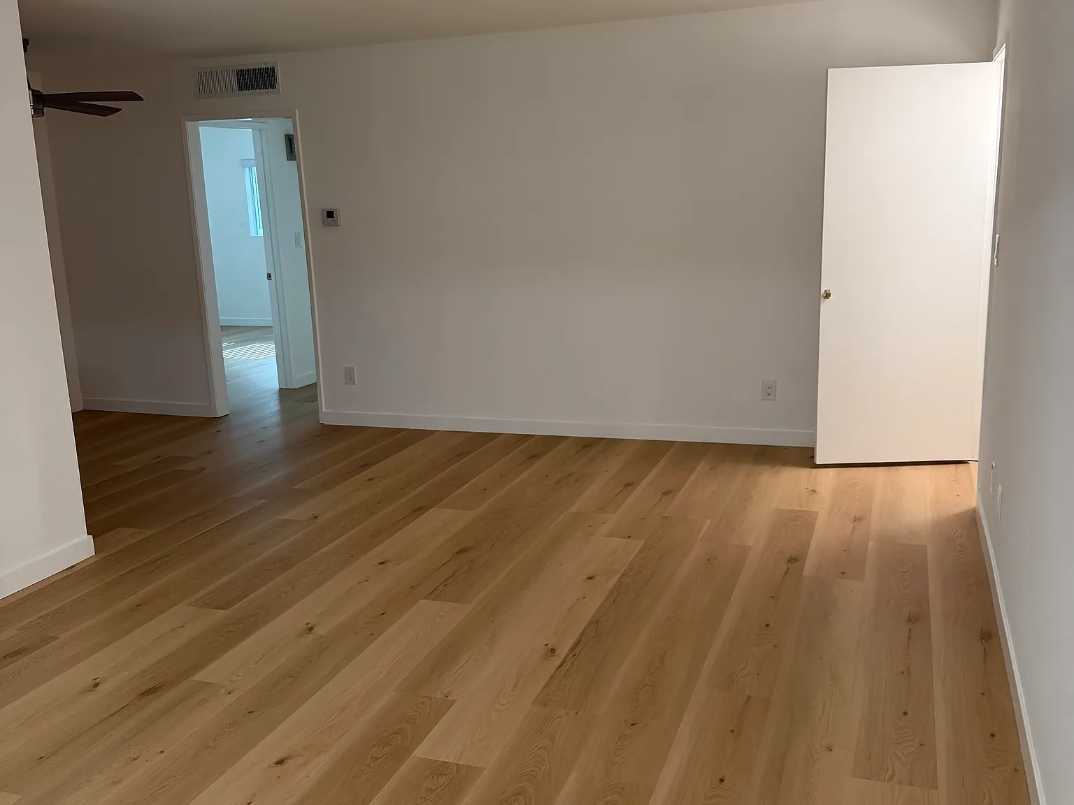 2 bed, 985 sqft, $2,500 — Photo 4