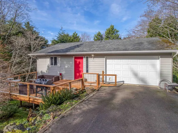 127 NE Shore Pine Pl, Newport, OR 97365