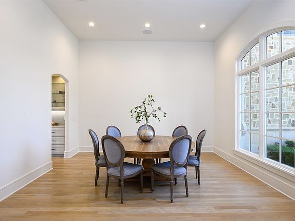4th image of 4254 Ridge Rd