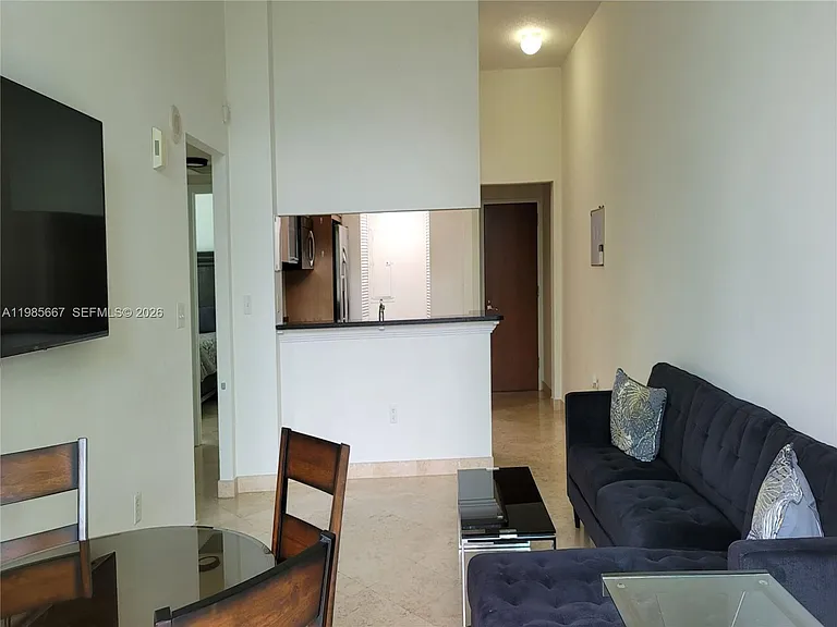 31 SE 5th St #1110 — Photo 10