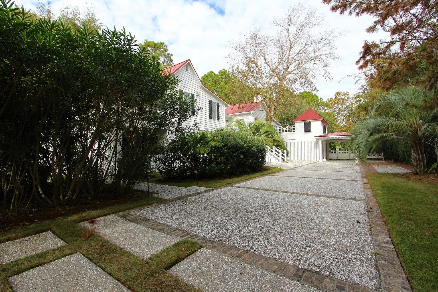 2618 Middle St — Photo 1
