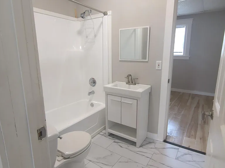 401 Brown St #1 — Photo 2
