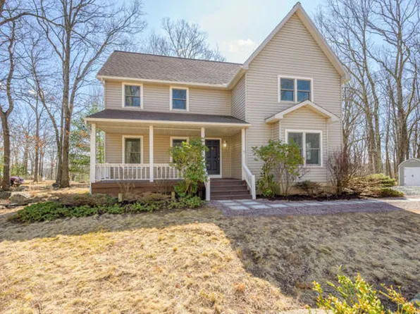 4239 High Rd, Cresco, PA 18326