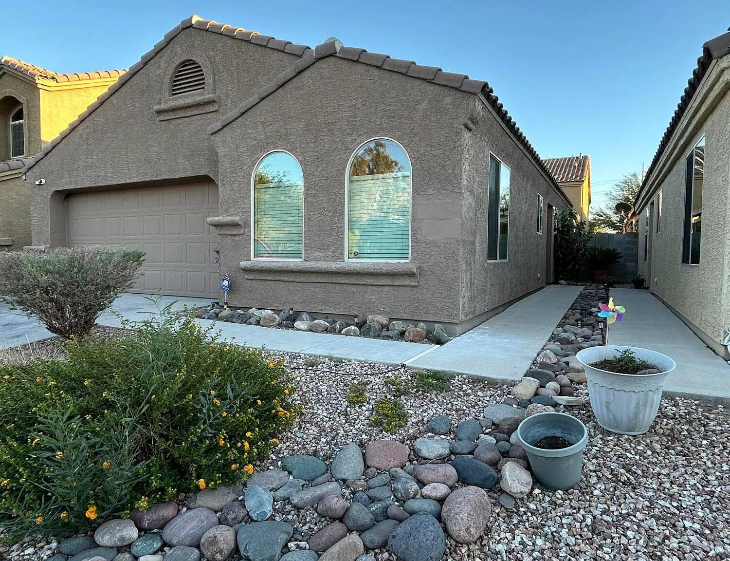 3 bed, 2.0 bath, 1376 sqft, $1,675 — Photo 1