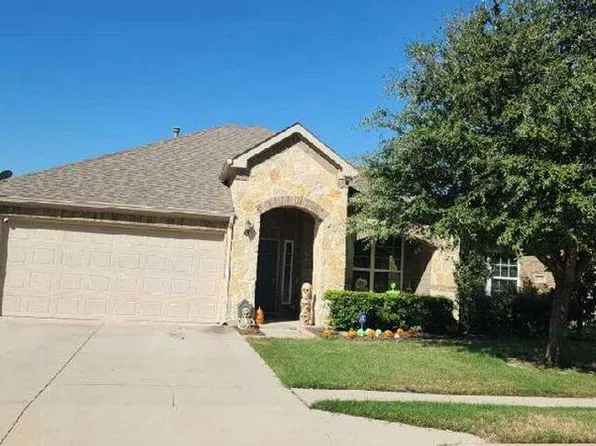 8005 Ponwar Dr, Fort Worth, TX 76131