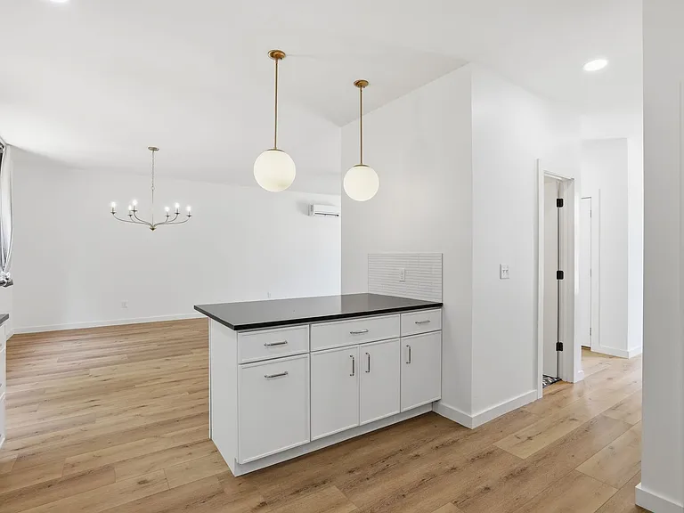 427 Ankara Ct — Photo 9