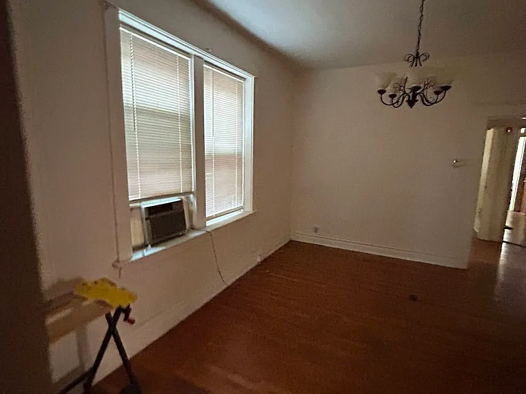 4890 Margaretta Ave — Photo 10
