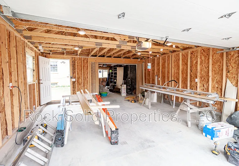 219 W 4th Ave — Photo 37