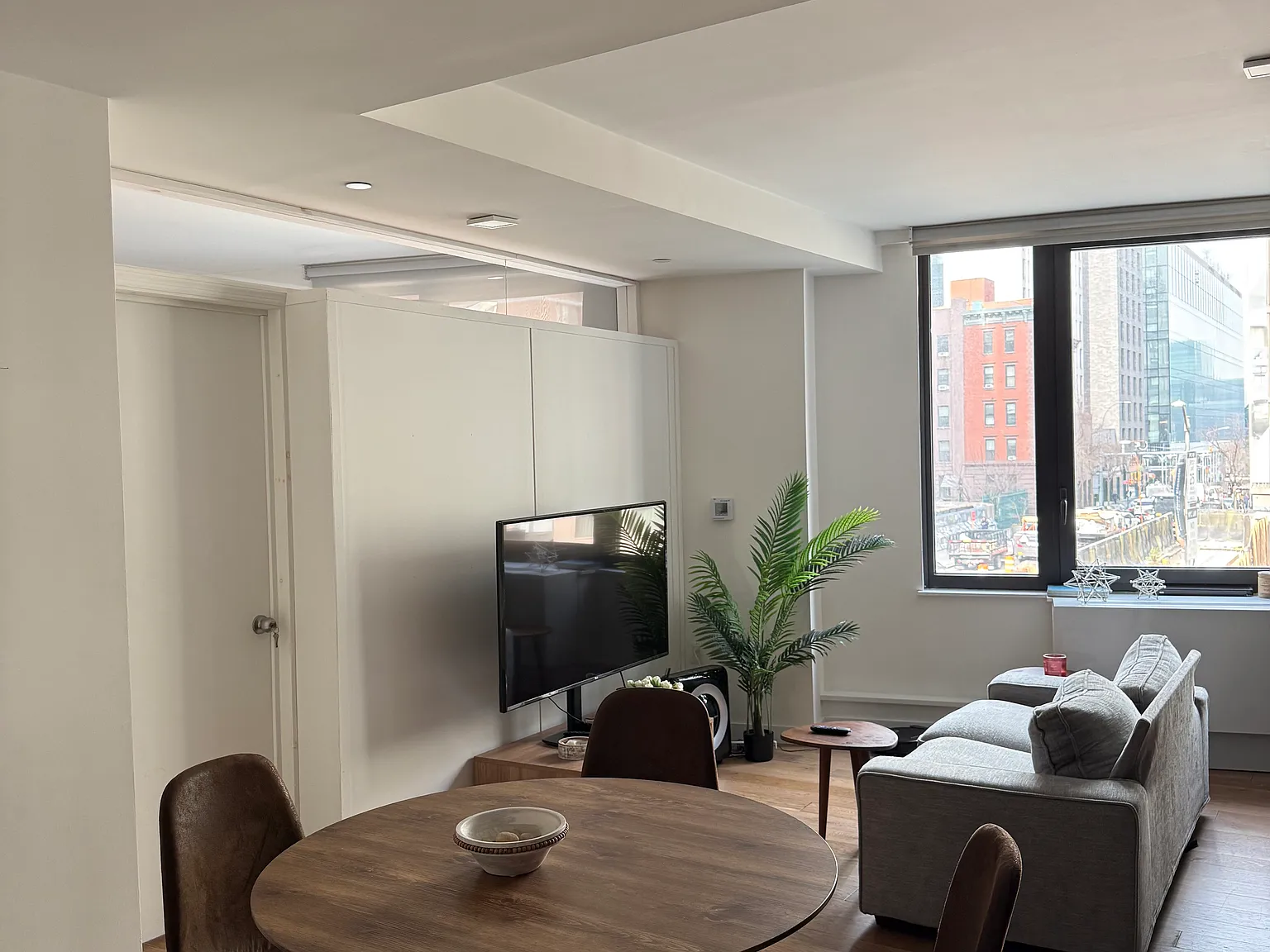 411 West 35th Street — Photo 3