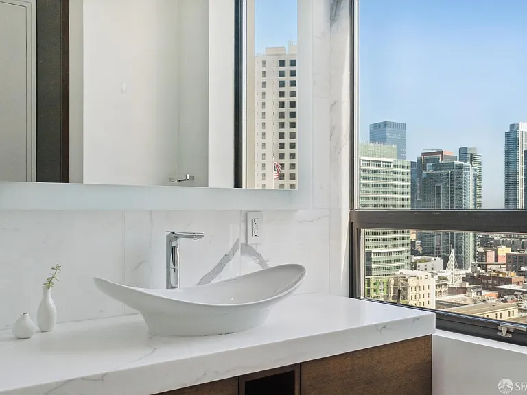690 Market St #1704 — Photo 25