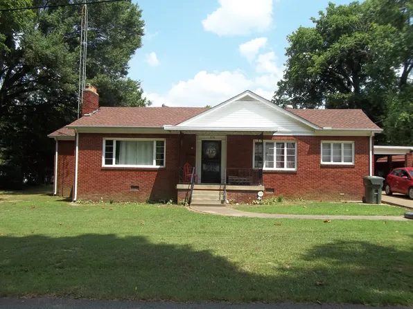 124 Carroll St N, Bruceton, TN 38317
