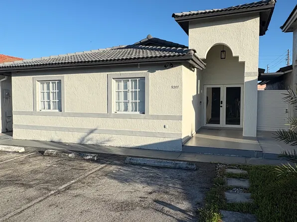 9207 NW 121st St, Hialeah, FL 33018