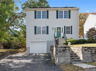 86 Beacon Ave, Woonsocket, RI 02895