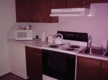 4th image of 812 Burwind Ct