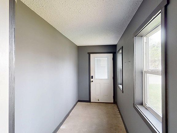 2nd image of 101 9th Ave NE